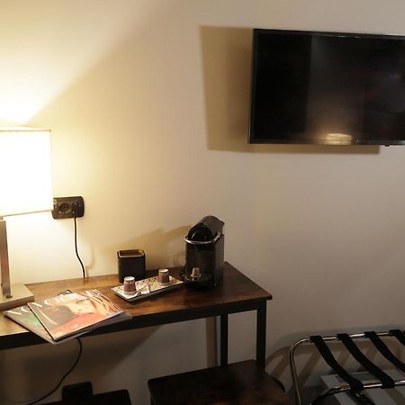 Civico 69 Luxury Room Барлетта Экстерьер фото